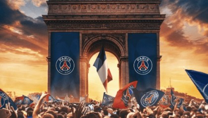 巴黎发布欧冠决赛海报：球迷云集巴黎凯旋门之下