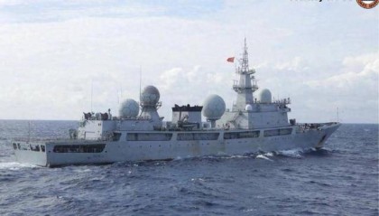 面对菲海警的驱逐，中国侦察船不语，舰载机起飞，直接4个字定性