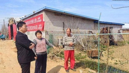 金融“活水”助力农户养鸡产业腾飞