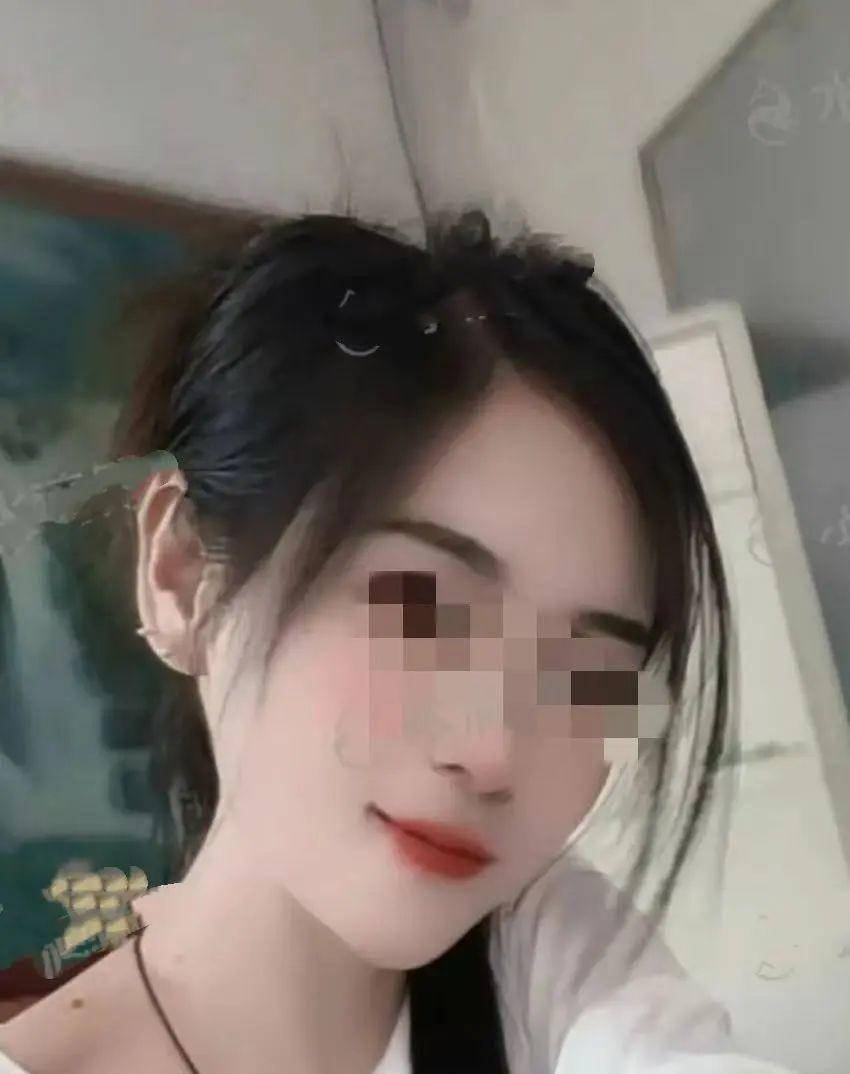 河南汝州33岁女子做饭时煤气突然爆炸，7岁女儿瞬间被火势冲到1米外，两人严重烧伤