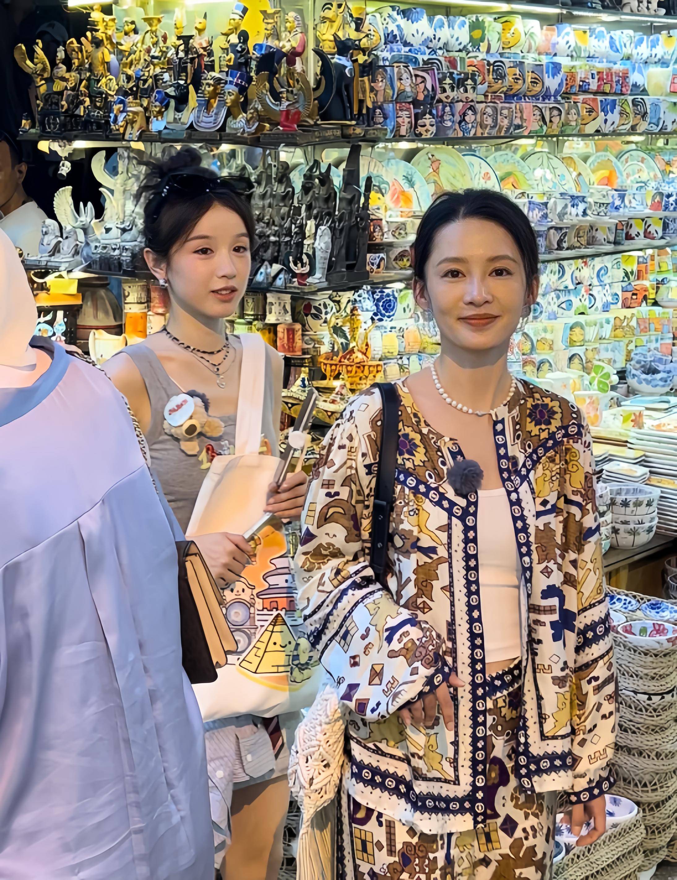 开罗偶遇明星，李沁生图显老态，陈数脸瘦如皮包